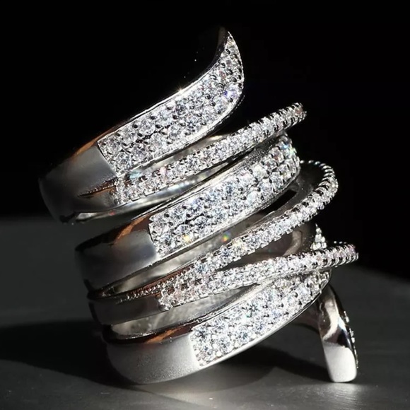 💯 NEW 925 STERLING SILVER DIAMOND RING, CUTE RING, SHINY RING. - Picture 5 of 5